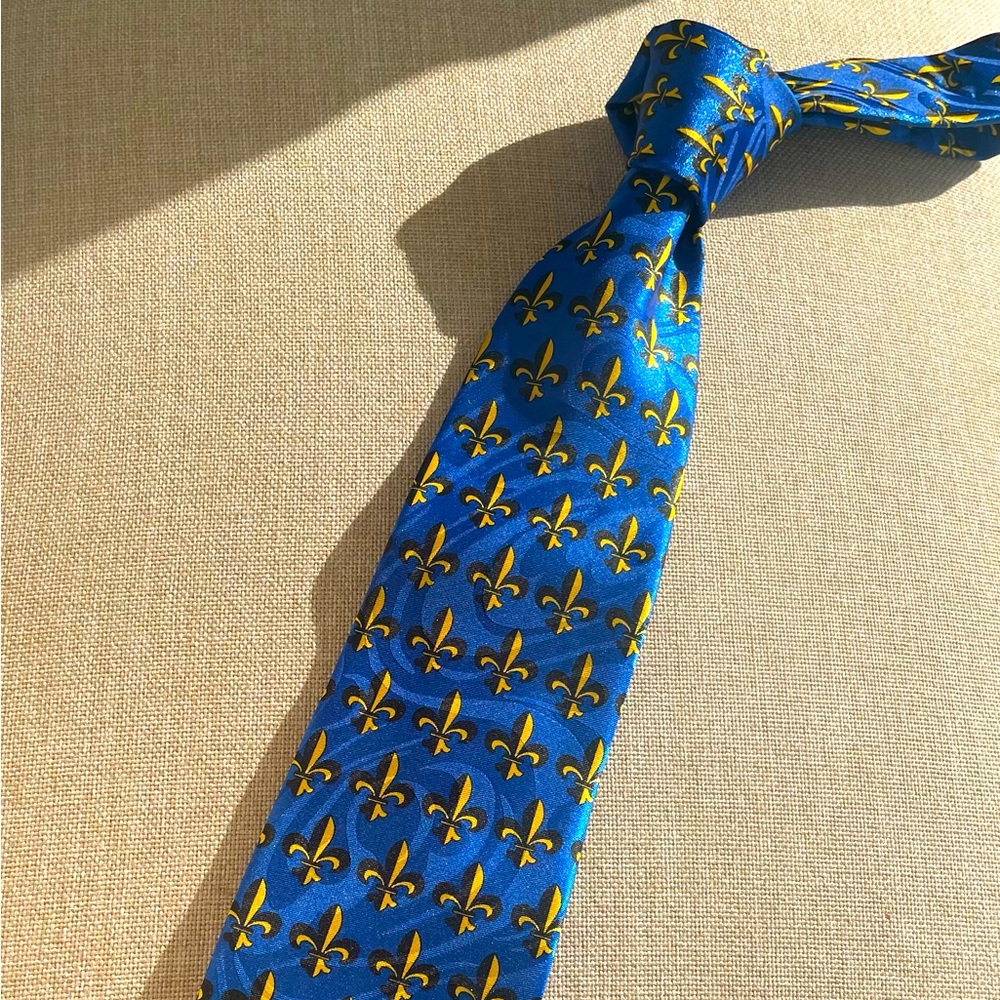Luxurious men’s ties. All ties are in mint /excellent condition!